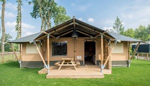 Safaritent with sanitary for groups