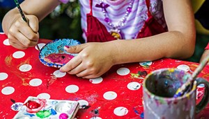 Animation - painting ceramics