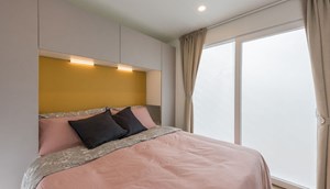 Mobile home Prestige Deluxe airco - Master bedroom with double bed 