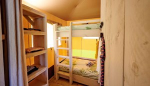 Safari Tent Cottage kidsroom with bunk bed