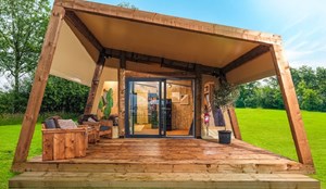 Nature lodge with bathroom, Terrace