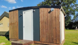 Camping pitch with electricity and private sanitary